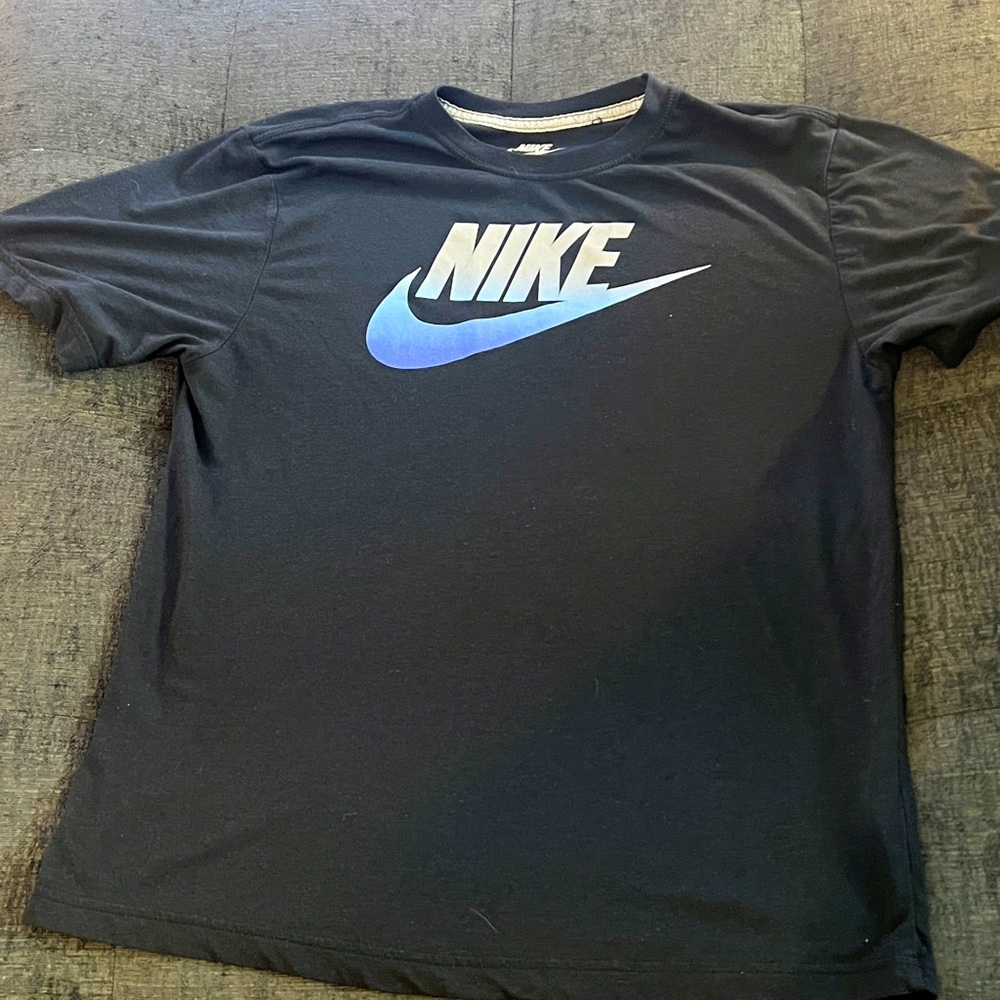 Men’s, Nike shirt size large